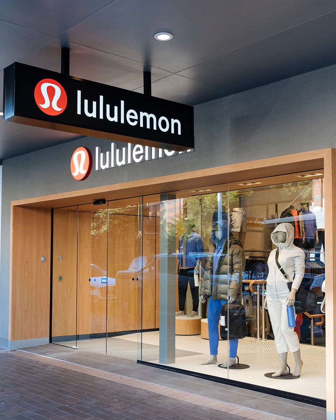 lululemon แบรนด์ที่จริงจังกับนวัตกรรมและประสบการณ์จนขายเลกกิ้งโยคะราคา lululemon แบรนด์ที่จริงจังกับนวัตกรรมและประสบการณ์จนขายเลกกิ้งโยคะราคา